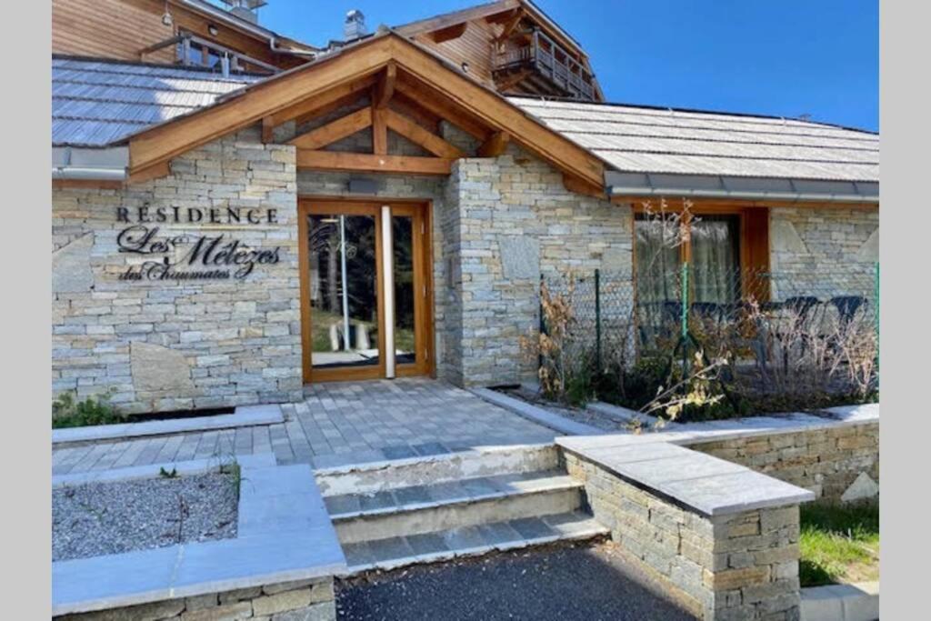Appartement De Charme Dans Residence Avec Piscine La Joue Du Loup Le Devoluy Exterior photo