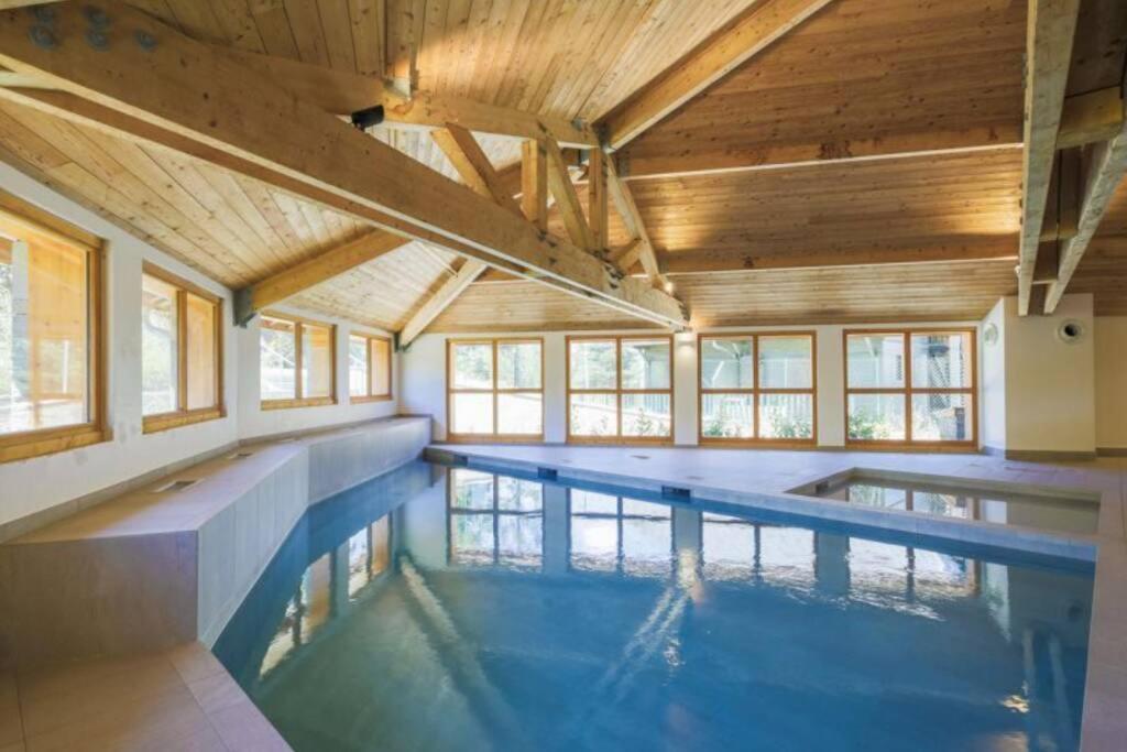 Appartement De Charme Dans Residence Avec Piscine La Joue Du Loup Le Devoluy Exterior photo